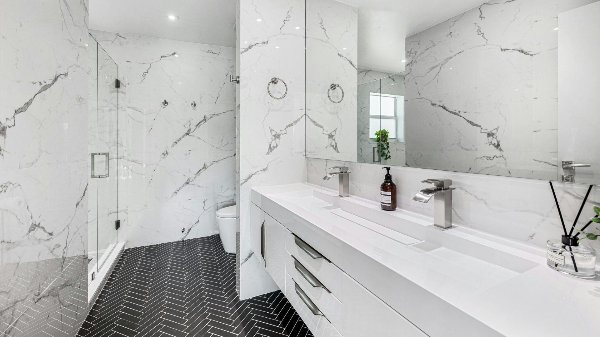 Badsanierung InstallTech Kundendienst in Wien Floridsdorf